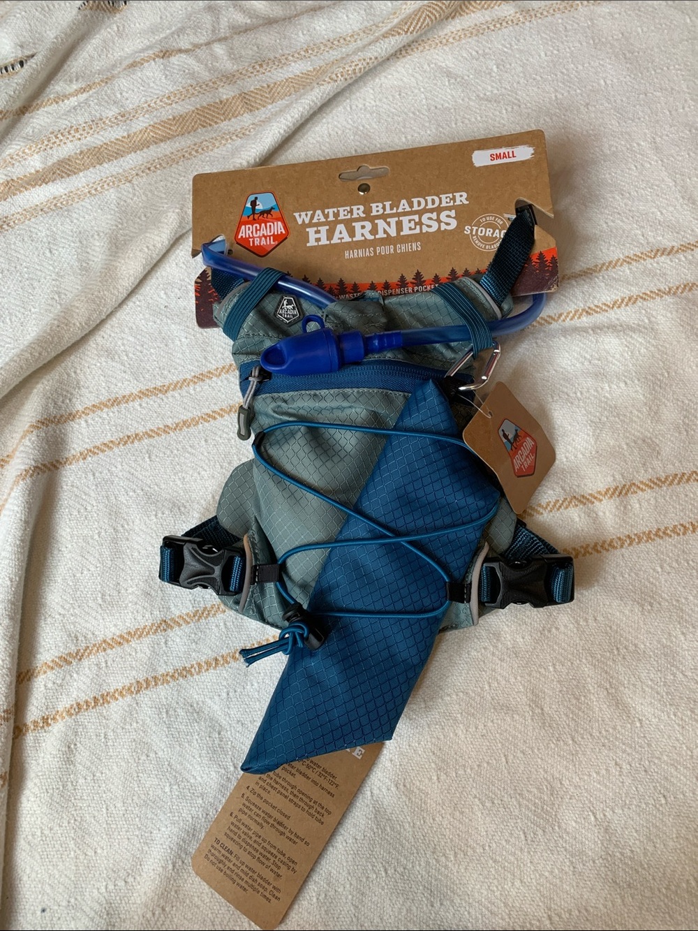 NWT Arcadia Trail Water Bladder Harness for Dogs Size Small